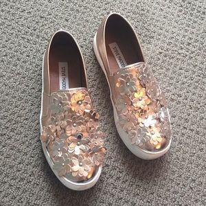 Steve Madden rose gold flower flats